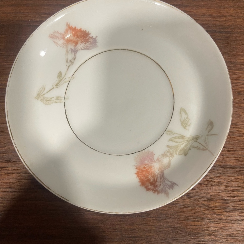 Elegant Floral White Plate